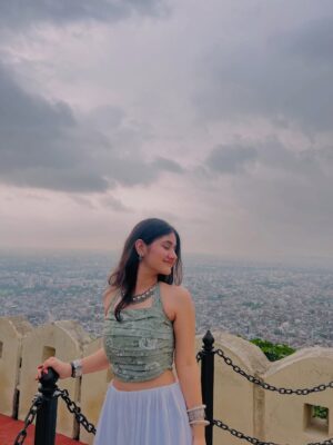 hitaishi totlani Instagram - Living my royal dreams in the pink city šļøšŖ·š¦ā°ļøšŖšŖāØ
.
.
.
.
.
.
.
.
.
.
.
(Jaipur, love, fashion, travel, cute, girl, beautiful, pretty, explorepage, trending, music, nails, makeup, hair, outfit, rajasthan, royal, forts)
.
#instagood #instagram #beautiful #trending #fashion #viral #love #explorepage #fyp #travel #girl #outfit #jaipur #royal