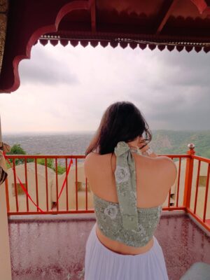 hitaishi totlani Instagram - Living my royal dreams in the pink city šļøšŖ·š¦ā°ļøšŖšŖāØ
.
.
.
.
.
.
.
.
.
.
.
(Jaipur, love, fashion, travel, cute, girl, beautiful, pretty, explorepage, trending, music, nails, makeup, hair, outfit, rajasthan, royal, forts)
.
#instagood #instagram #beautiful #trending #fashion #viral #love #explorepage #fyp #travel #girl #outfit #jaipur #royal