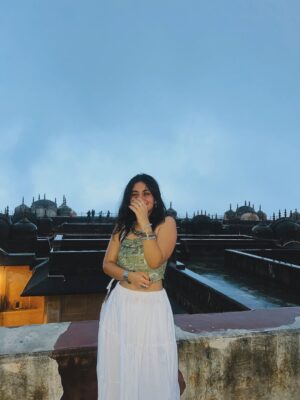 hitaishi totlani Instagram - Living my royal dreams in the pink city šļøšŖ·š¦ā°ļøšŖšŖāØ
.
.
.
.
.
.
.
.
.
.
.
(Jaipur, love, fashion, travel, cute, girl, beautiful, pretty, explorepage, trending, music, nails, makeup, hair, outfit, rajasthan, royal, forts)
.
#instagood #instagram #beautiful #trending #fashion #viral #love #explorepage #fyp #travel #girl #outfit #jaipur #royal