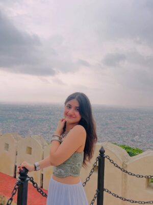 hitaishi totlani Instagram - Living my royal dreams in the pink city šļøšŖ·š¦ā°ļøšŖšŖāØ
.
.
.
.
.
.
.
.
.
.
.
(Jaipur, love, fashion, travel, cute, girl, beautiful, pretty, explorepage, trending, music, nails, makeup, hair, outfit, rajasthan, royal, forts)
.
#instagood #instagram #beautiful #trending #fashion #viral #love #explorepage #fyp #travel #girl #outfit #jaipur #royal