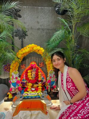 hitaishi totlani Instagram - Blessed šš»āØ
.
.
.
.
.
.
.
.
.
.
.
.
.
(Ganpati, morya, love, god, bless, girl, pretty, fashion, cute, beautiful, explorepage, instagood, fyp, viral, trending)
.
#love #ganesh #ganpati #beautiful #trending #viral #explorepage #instagood #fyp #girl #god