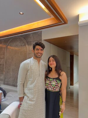hitaishi totlani Instagram - Bonded by love, tied by rakhi š„¹ā¤ļø Happy Rakshabandhan āØ
.
.
.
.
.
.
.
.
.
.
.
.
.
.
#instagood #instagram #love #rakhi #rakshabandhan #fashion #explorepage #fyp #cute #brother #sister #cousins #trending #viral #music #together #bond