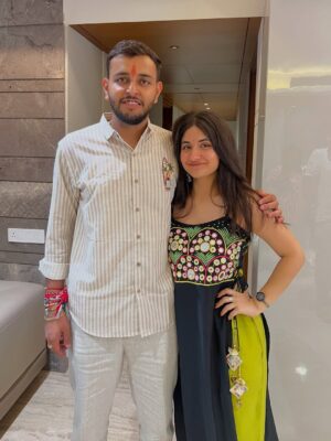 hitaishi totlani Instagram - Bonded by love, tied by rakhi š„¹ā¤ļø Happy Rakshabandhan āØ
.
.
.
.
.
.
.
.
.
.
.
.
.
.
#instagood #instagram #love #rakhi #rakshabandhan #fashion #explorepage #fyp #cute #brother #sister #cousins #trending #viral #music #together #bond