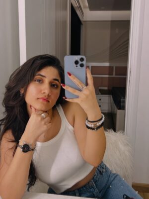 hitaishi totlani Instagram - Pearls & denim kinda day š¦
.
.
.
.
.
.
.
.
.
.
.
.
.
(Explorepage, instagram, instagood, makeup, hair, fashion, love, outfit, beautiful, girl , street style, nails, fyp, viral, trending, pose, bold, eyes)
.
#instagood #instagram #love #fashion #explorepage #beautiful #girl #makeup #explorepage #streetstyle #outfit #nails