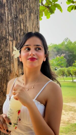 kanishka Ahluwalia Instagram - Ever fell in love with your drink? I just did 🤭
Meet my new obsession – Fresca Litchi Juice! 💕
It’s not just tasty, it’s packed with goodness too!
Why I love it:
- Bursting with real litchi flavour
- Made from premium quality fruit
- Perfectly refreshing for summer
- A natural source of Vitamin C
If you haven’t tried it yet, what are you waiting for? 🥤💖
Let your taste buds fall in love too!
#fresca #frescalitchijuice #litchijuice #juicelovers #summerdrinks #collaboration #foryou #explorepage #instagood #reelinstagram #trendingreels #trendingsong #juicepromotion