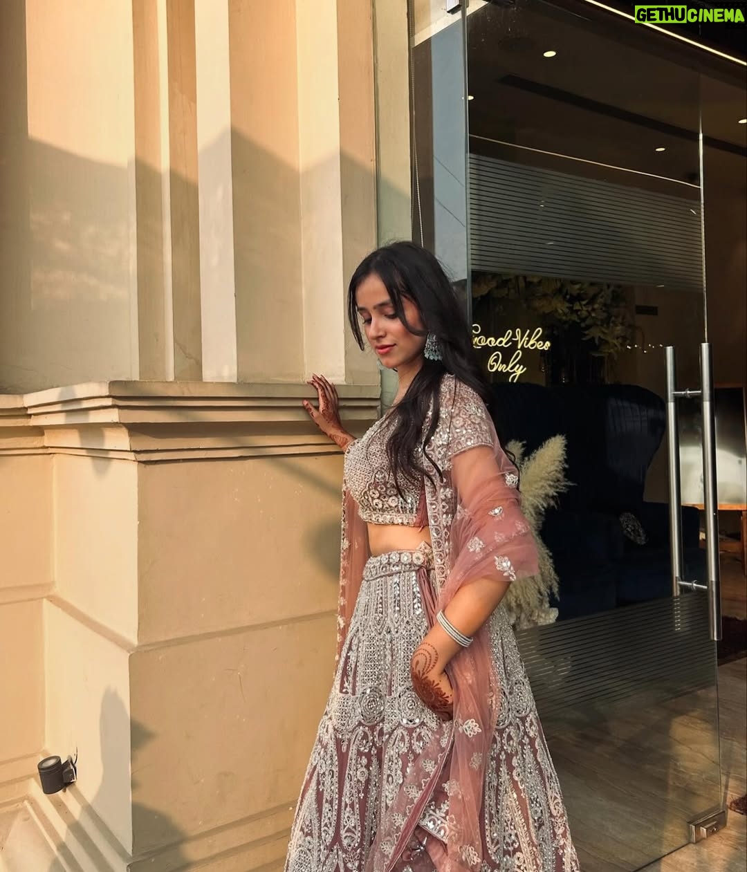 kanishka Ahluwalia - 1.4K Likes - Let’s flip to traditionals💞

•

•

#fyp #instagram #instagood #feed #viral #explorepage #explorar #trending #grwm #ootd #outfitoftheday #traditional #fashion #fashionblogger