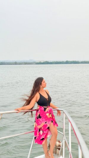 ketaki tanwar Instagram - Lost in the blue 🌊
🛥️ @boatgoa
.
.
#reels #yacht #goa #goadiaries #goabeach #explore #trending #trendingnow #goatrip