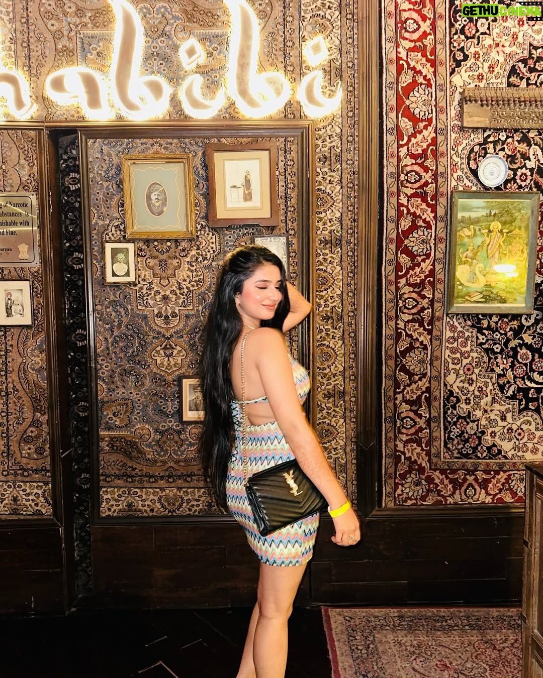 ketaki tanwar - 1K Likes - Gentle soul with a wild heart✨