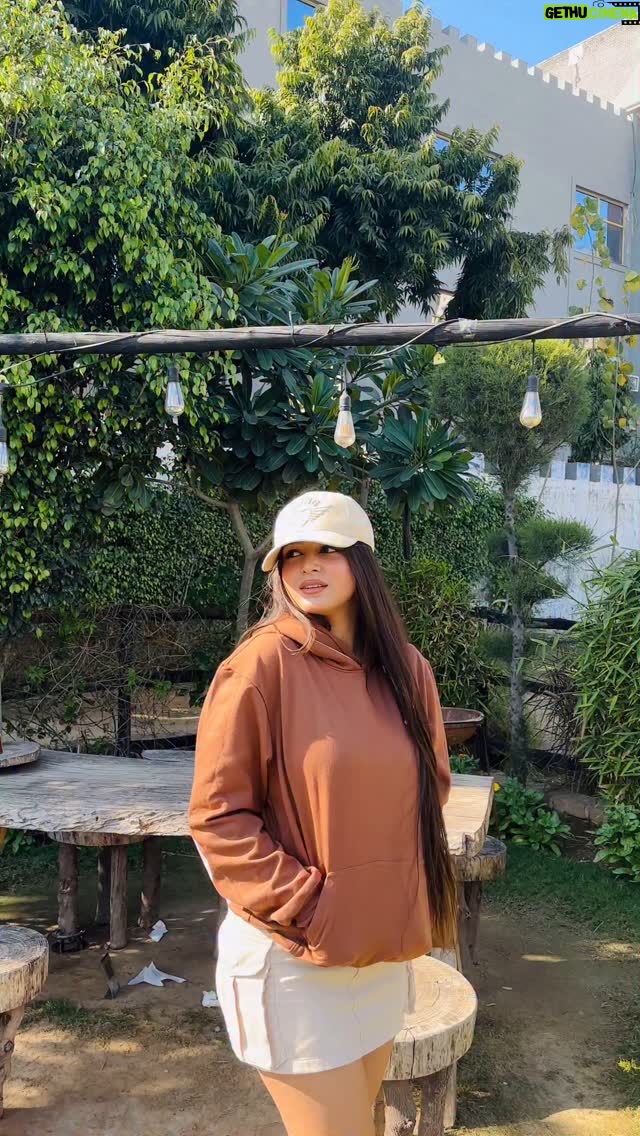 ketaki tanwar - 1.4K Likes - Cozy hoodie and warm hugs🍁
@firvt.in 

.
.
.
#reels #explore #hoodie #hoodieseason #streetstyle #viral
