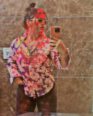 khushi Gupta Instagram - Zindagi mein milne wala har insaan Holi sa hota hai... Koi rang badal deta hai, toh koi rang bhar deta hai!❤️🔥❤️🔥