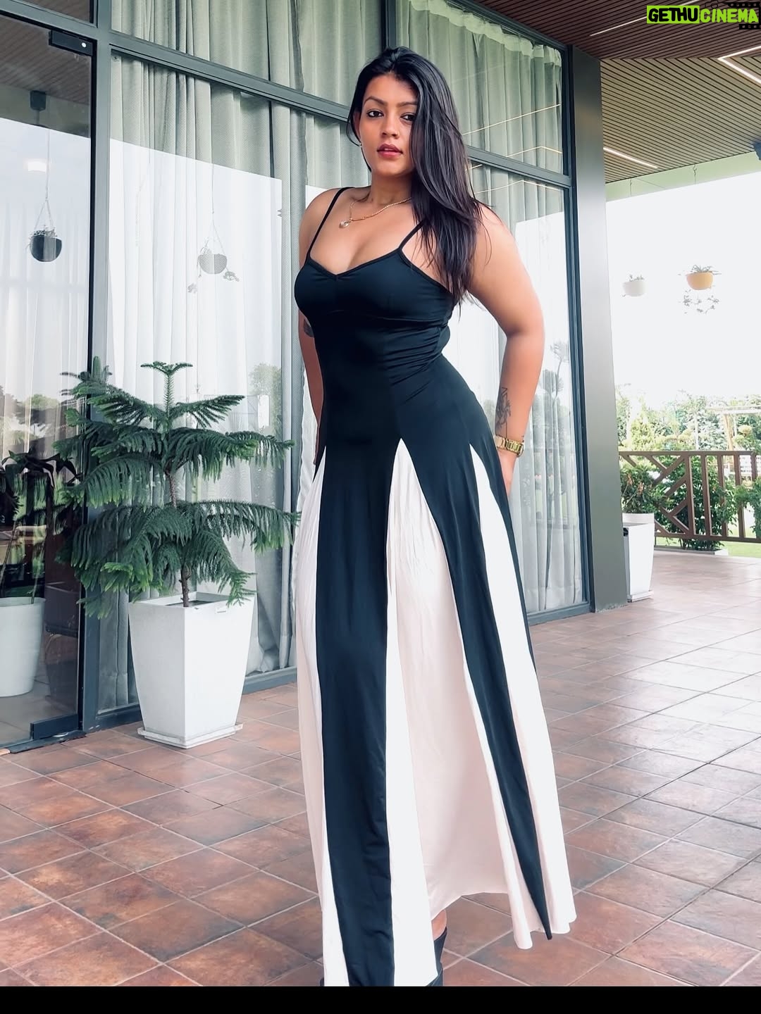 khushi Gupta - 25.2K Likes - 🌙 🌟 ✨