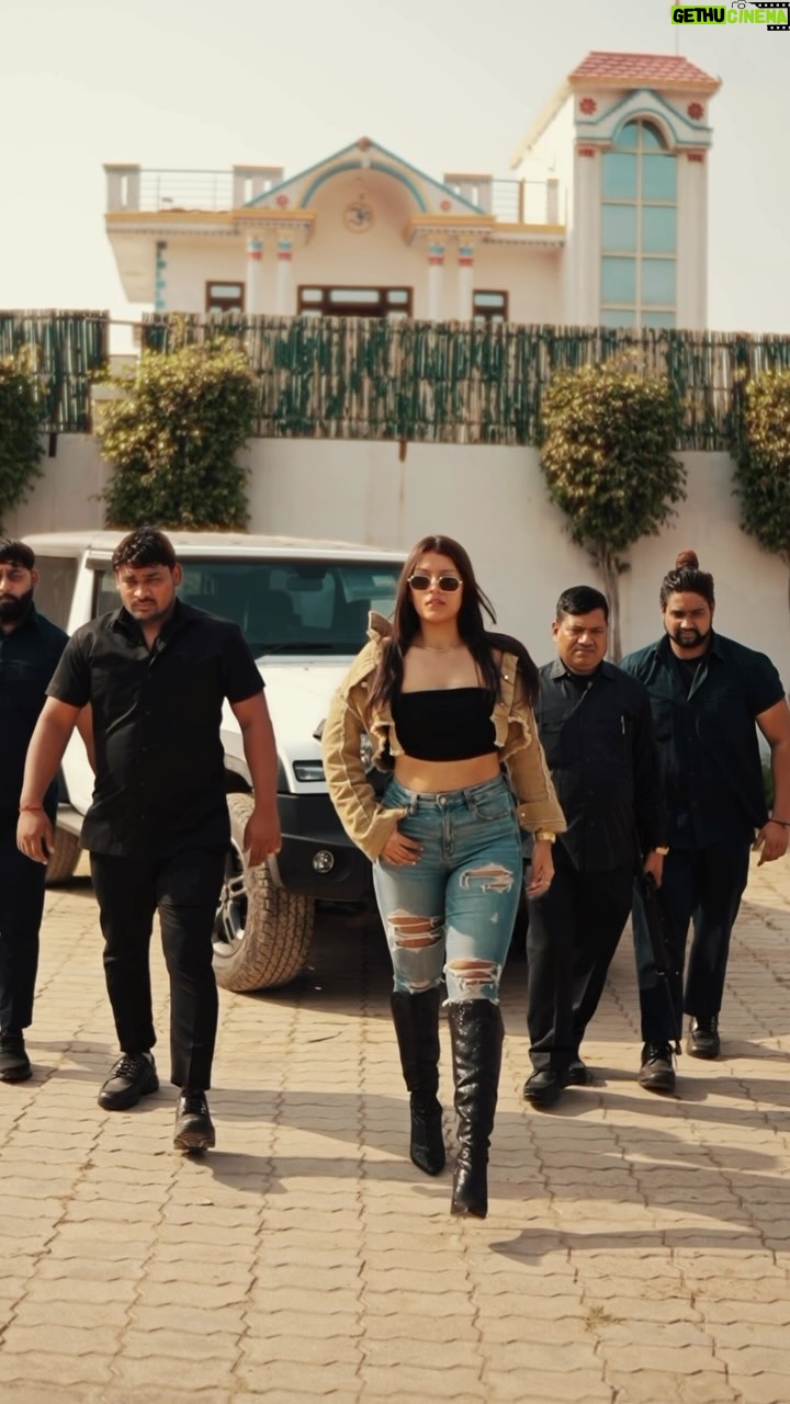 khushi Gupta - 103.1K Likes - Hai koi takkar me?🐺🔥