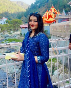 khushi Gupta Instagram - Bhagwan Himmat do 🙏🏽bhot khush rakho 🩷
#neemkarolibaba