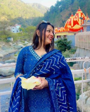 khushi Gupta Instagram - Bhagwan Himmat do 🙏🏽bhot khush rakho 🩷
#neemkarolibaba