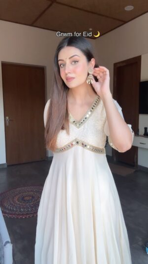 kritika dagar Instagram - Where’s my Eidi?🥰🦋
Wearing @labelaishwaryrika 🤍
.
.
#kritikdagar21 #foryou #eid