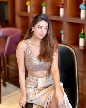 kritika dagar Instagram - Good morning Cuties!👀❤️🔥
.
.
#kritikadagar21 #foryou