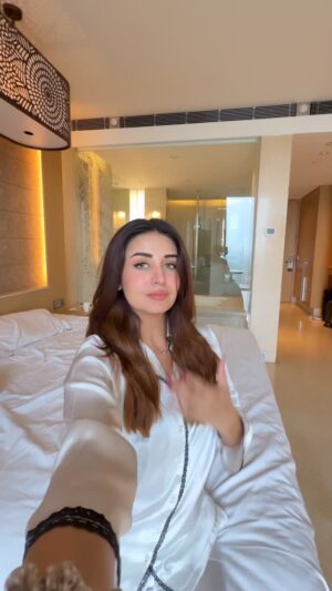 kritika dagar Instagram - Give me a minute!🎀
.
.
#kritikadagar21 #foryou #reels