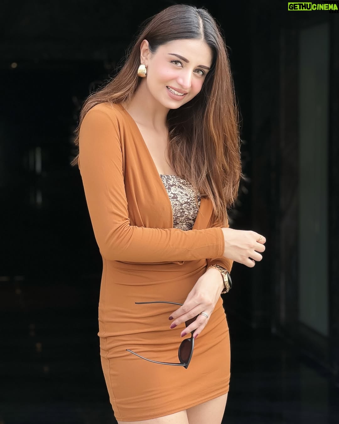 kritika dagar - 36.4K Likes - Swipe right for a surprise ✨ 
(jk it’s just more of me)🥰🦄
. 
.
#kritikadagar #foryou
