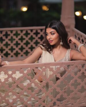 mili kya mili Instagram - Subh dipawali 🪔
And a huge shout out to the great talent
Pc- @nileshsawant_photography
@rbpf.in
Location- @cinecitystudio