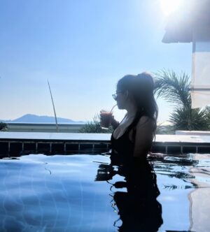mili kya mili Instagram - How can someone forget to post this ⛅️