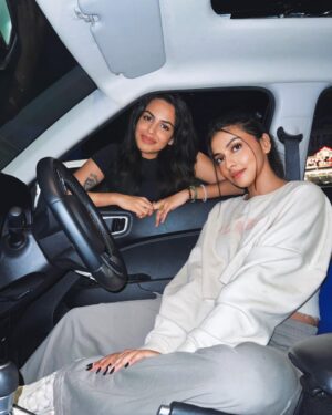 mili kya mili Instagram - This one is my BFF, who’s yours?