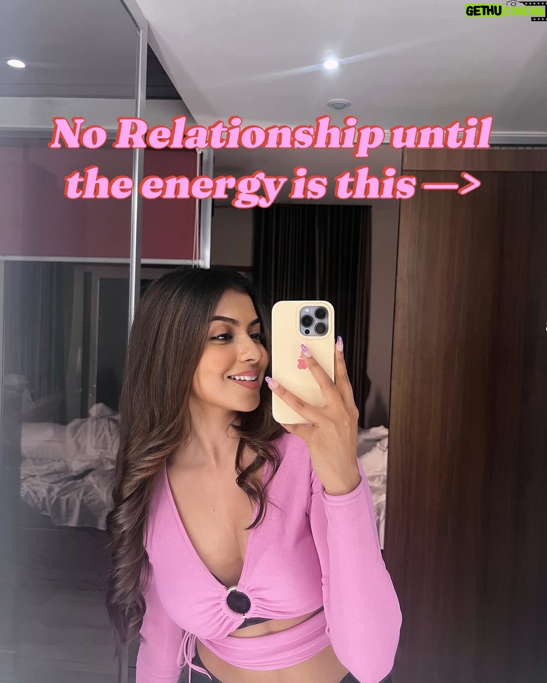 mili kya mili - 66.1K Likes - 🫸🏼😚🫷🏼