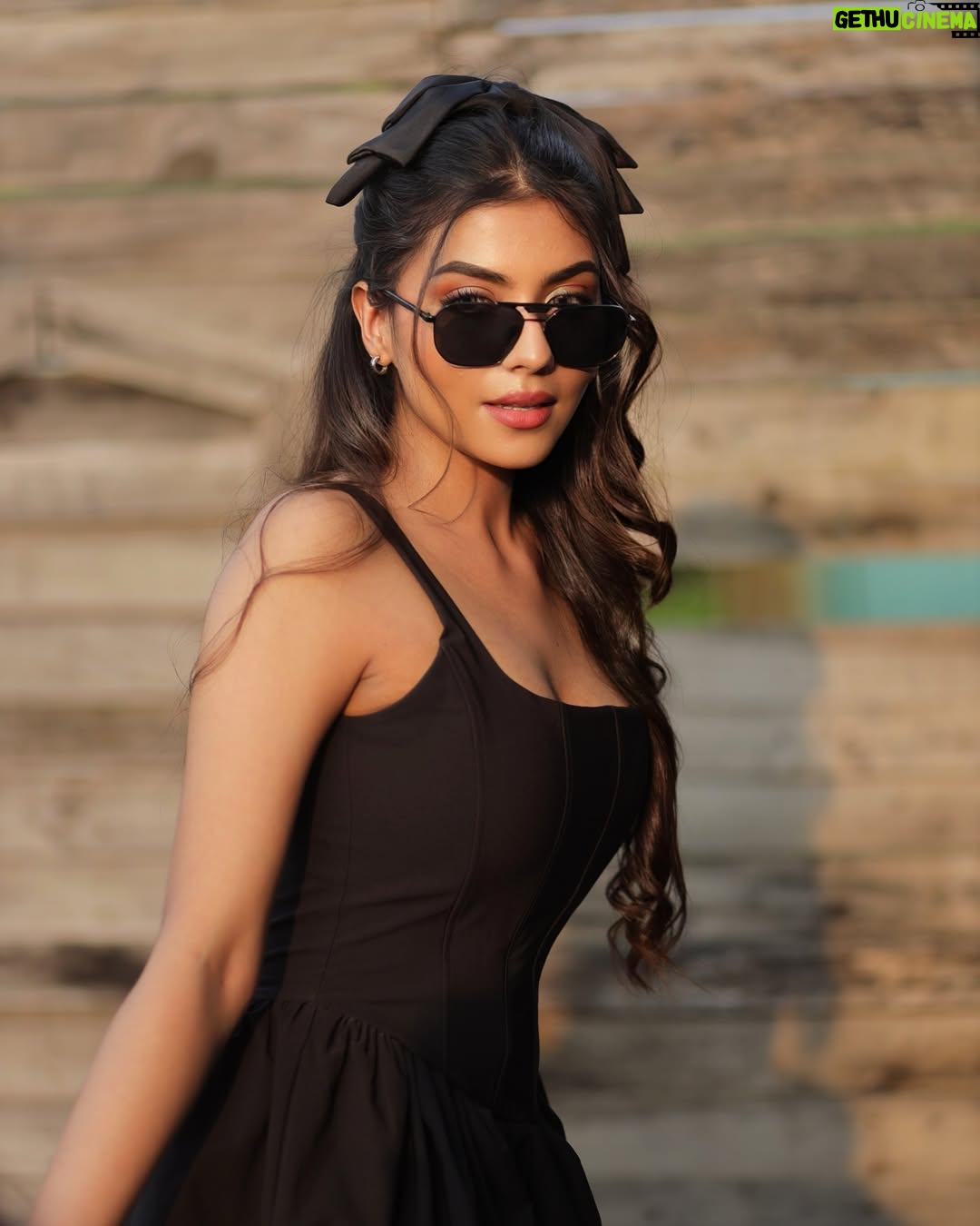 mili kya mili - 68.5K Likes - Sun rhe ho? 😗

Thanks to the great talent 
Pc- @nileshsawant_photography 
@rbpf.in