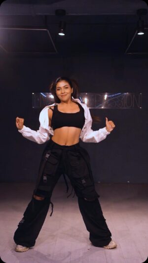 mili kya mili Instagram - @valorant Champions is here, and this year’s song is an absolute banger!
Here is my take on the “SUPERPOWER” dance choreography inspired by @aiki_kr 🔥
Now it’s your turn to dance 💃
#VALORANTChampions #VALORANT #SUPERPOWER #AIKI #sponsored #ad