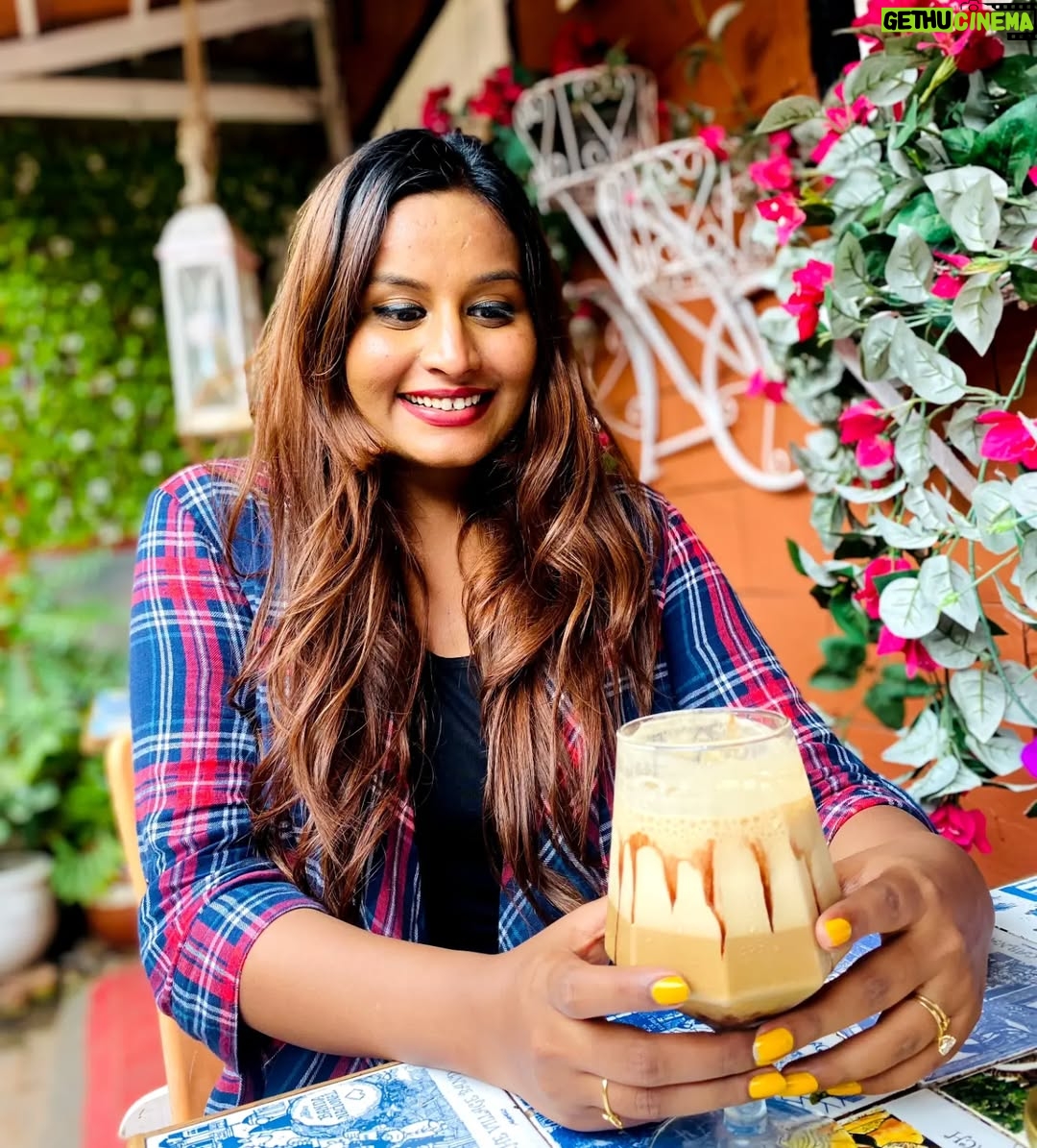 nisha Gupta - 3.8K Likes - Sundayyying Cold Coffee ☕️ ✨️

#Travel#nisha#Nishagupta#metime