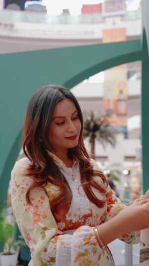 nisha Gupta Instagram - Rekindling pillow fights and childhood fantasies through the enchanting #BringOnThePillows challenge by @nesterrahomedecor this Rakshabandhan! Experience the camaraderie at Infinity Mall, Malad in Mumbai until August 27th, or engage in the virtual #BringOnThePillows challenge for a shot at winning INR 50,000 in prizes.

Let's revisit those worry-free moments and set the excitement free. Who's ready to join me in this legendary pillow battle?
Thank you @harshitafangirl

@nesterrahomedecor #BringOnThePillows #contestalert #contestindia #nesterrahomedecor #rakshabandhancontest