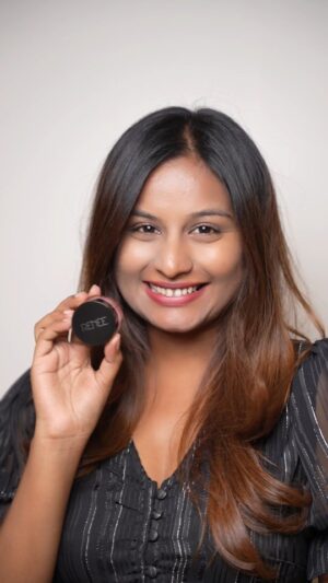 nisha Gupta Instagram - @reneeofficial

Use code NISHA10 get 10% off on www.reneecosmetics.in

Blur out pores and fine lines with a single swipe using RENEE Bollywood Filter. Made with unique formula, this lightweight & non-sticky primer mattifies your skin & lets you flaunt your glamorous avatar.

#ReneeCosmetics #BollywoodFilter #FilterLikeSkin #ReneeEveryday #Primer #PoreBlur #PoreMinimising #Matte #Face #Beauty #Makeup#Ad