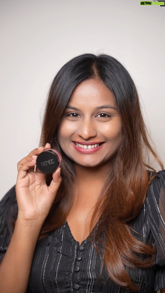 nisha Gupta - 5K Likes - @reneeofficial

Use code NISHA10 get 10% off on www.reneecosmetics.in

Blur out pores and fine lines with a single swipe using RENEE Bollywood Filter. Made with unique formula, this lightweight & non-sticky primer mattifies your skin & lets you flaunt your glamorous avatar.

#ReneeCosmetics #BollywoodFilter #FilterLikeSkin #ReneeEveryday #Primer #PoreBlur #PoreMinimising #Matte #Face #Beauty #Makeup#Ad