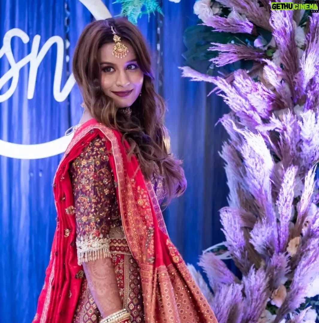 nisha Gupta - 3.2K Likes - Close up's

Swipe to see more 

Makeup @fairyndias 
Hair @viksha_nandu 
Location @goldenleafbanquet 
Outfit from a store in bangalore
Bangles panash ordered from @myntra

@weddingsutra @weddingbazaarofficial @bridestodayin

#nishawedsshazad#nishagupta#outfitdetails#dulhan#happyme#bridetobe#bridesofindia#indianbride#wweddingreception