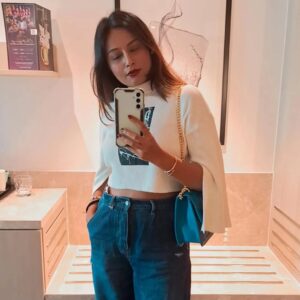 nisha Gupta Instagram - Mirror Selfie is Best 💕

.
.
.
#Selflove#mirrorselfie#loveyourself#nishagupta#Itsnishagupta#metime#selfie