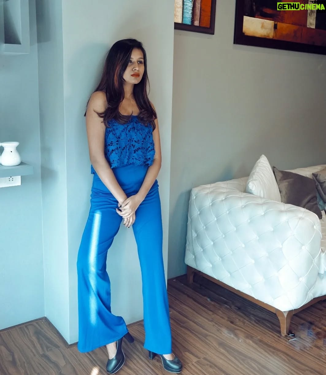 nisha Gupta - 6K Likes - In today's life do exactly opposite from what other's are doing it will make sense read it again don't be a follower 💙

#itsnishagupta#mepost#viral#lovemyself #quotes#selfmotivationquotes