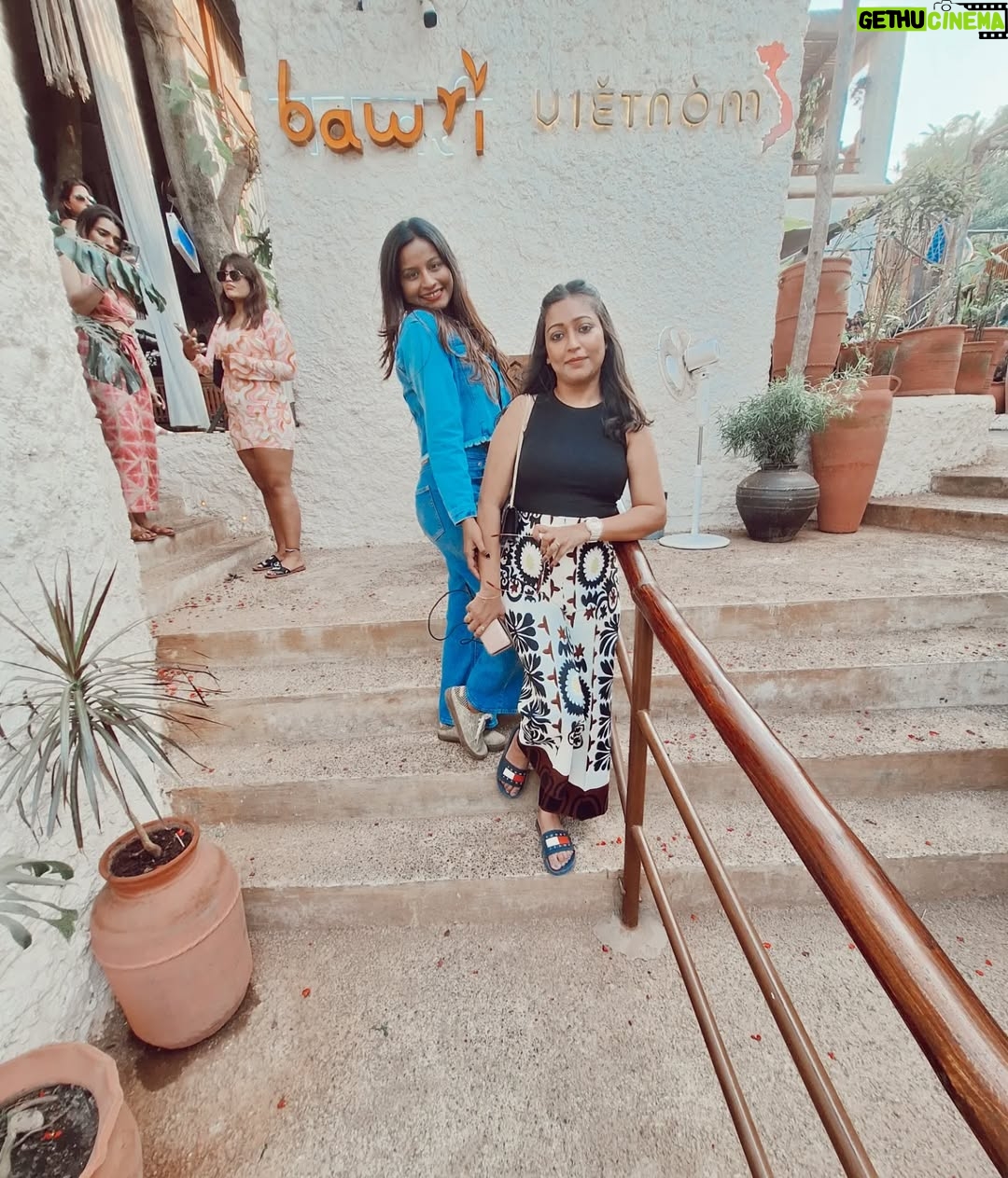 nisha Gupta - 3.8K Likes - "The best thing to do in north goa for a perfect brunch is 
Bawri to have some amazing food 
Swipe next to see more guys 🎀❤️"

#travelwithme#travelgoa#restaurant#foodie#lovefoefood#northgoa#travel#