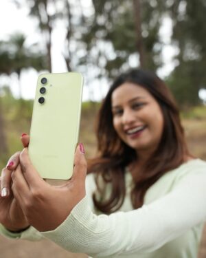 nisha Gupta Instagram - #Collaboration

Experience the best with Samsung Galaxy A54 because awesome is for everyone it has a great camera 📷 Nice phone 
The screen quality is crystal clear and the camera takes beautiful photos "

Experience 
#GalaxyA54 5G 
#TeamGalaxy
#Samsung
#AwesomeIsForEveryone 
#AmpYourAwesome
#AwesomeGalaxyA
#Awesome5G
#withGalaxy
