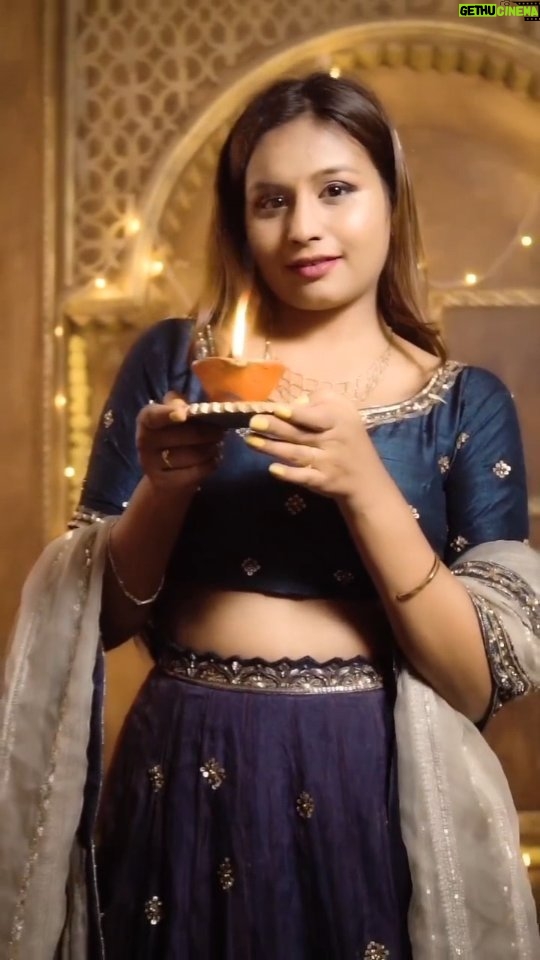 nisha Gupta - 4.1K Likes - 😊✨️🪔🪔Wishing you all very happy Diwali & a prosperous new year 😊 ✨️🪔🪔
Wearing @eshakoul_official
Video @rahulpurohitofficial 
 
.
#Happydiwali#Gifts#subhdiwali#diwalidecorations #Diwali2023#DiwaliGifts#diwali#Itsnishagupta