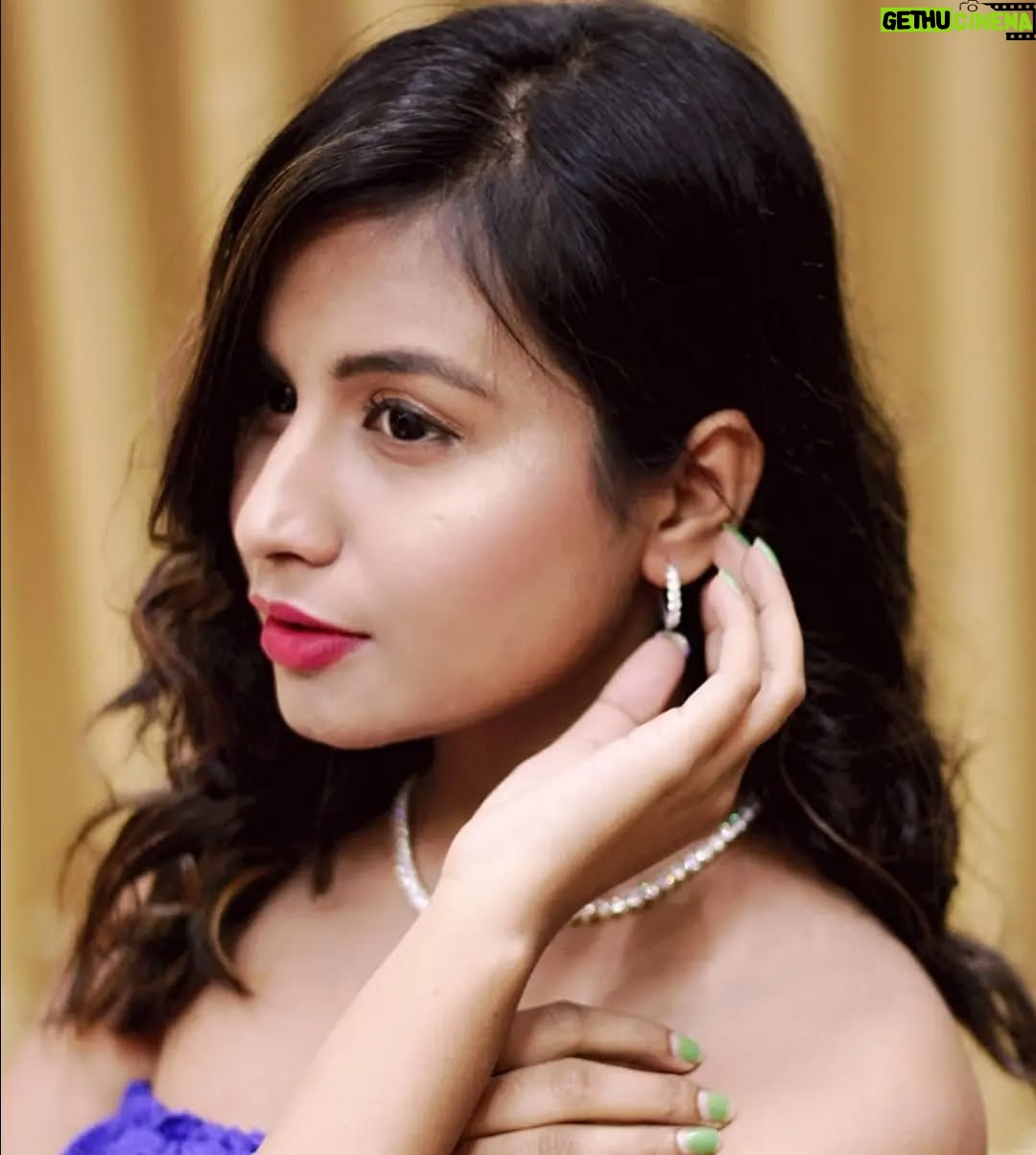 nisha Gupta - 3.7K Likes - A festival full of sweet childhood memories, a sky full of fireworks 💥 a mouth full of sweets 🍬 a house 🏠 full of Diyas🪔 and a heart ♥️ full of joy 🤩 Wishing you & your family a very happy & prosperous Diwali!”✨🌟🌟✨🎊🎁🎉🎊.

#Happydiwali#FestiveGifts#FestiveSeason#Festive#Itsnishagupta#thenishagupta#DiwaliGifts#diwalidecorations#diwali