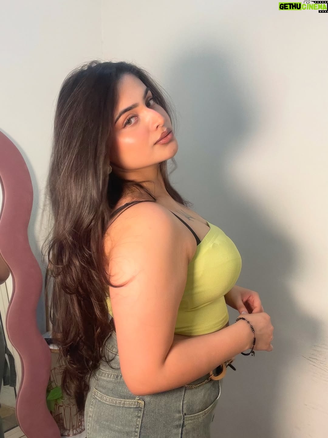 pariii - 16.9K Likes - and she’s back ;) 

did yall miss me? xx

-
-
-
-
-
-
-

[ summer outfits , outfit inspo , accessories , outfit inspiration , styling ideas ]
#explore #explorepage #fyp