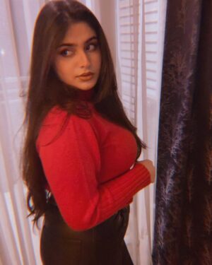 pariii Instagram - wtf do you mean date? worship me or die 🙂🔪🩸