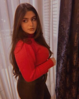 pariii Instagram - wtf do you mean date? worship me or die 🙂🔪🩸