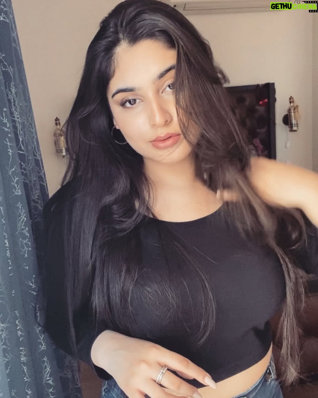 pariii - 19K Likes - if you’ve got to spend your time, 
baby won’t you spend it with me? ⏳