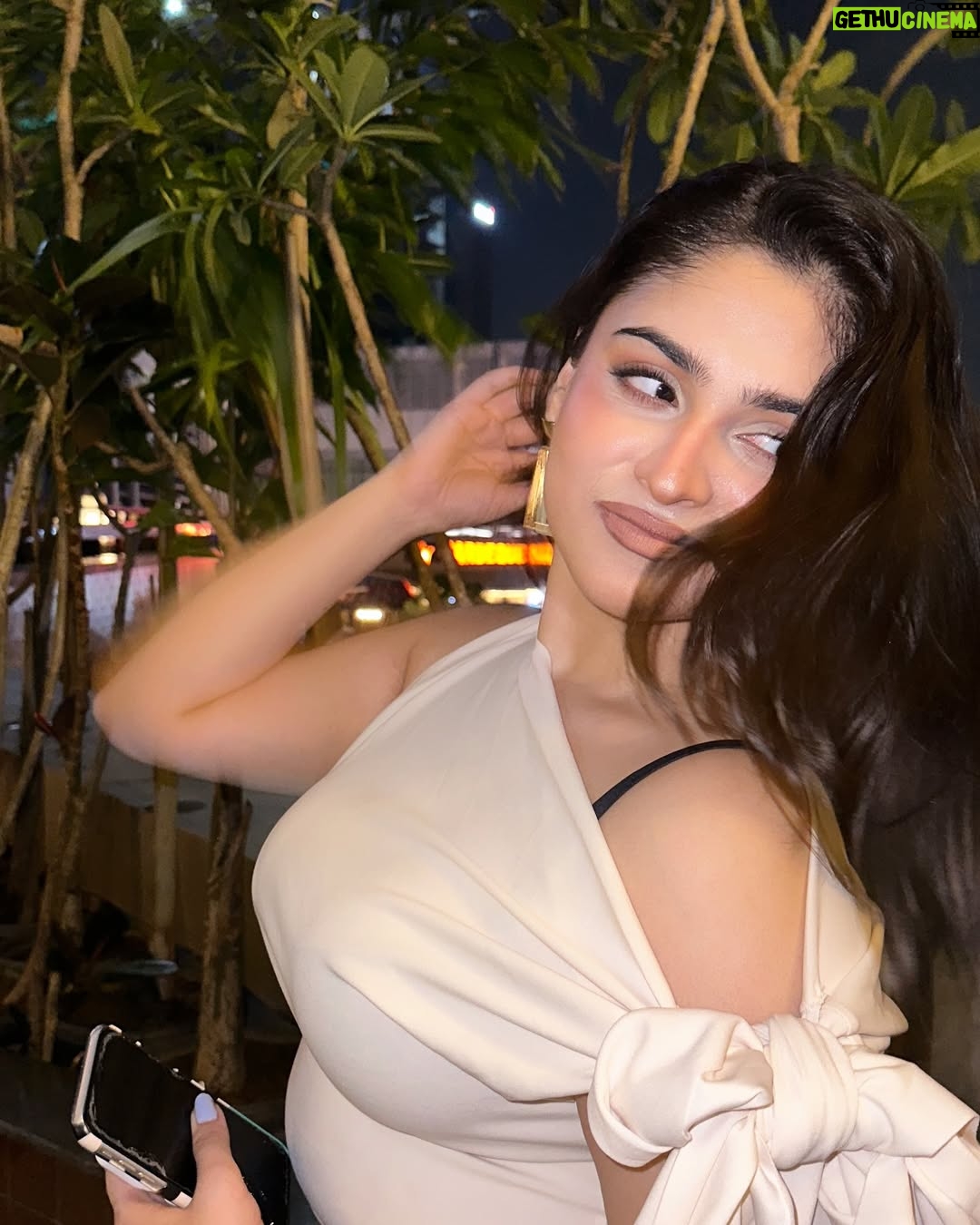 pariii - 8.2K Likes - i disappear, if you let me 🌬️
📍 @one8.commune M3M IFC

-
-
-
-
-
-
-
-
-
-
-
-
-
-
-
-
[ outfit , dinner date , pretty outfits , pretty places , outfit inspo , fashion ]
#one8commune #delhincr #delhinightlife #fashion #fashionstyle #outfitinspiration #outfitofthenight #datenight #instaoutfit #explore #explorepage #fyp