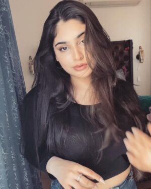 pariii Instagram - if you’ve got to spend your time,
baby won’t you spend it with me? ⏳