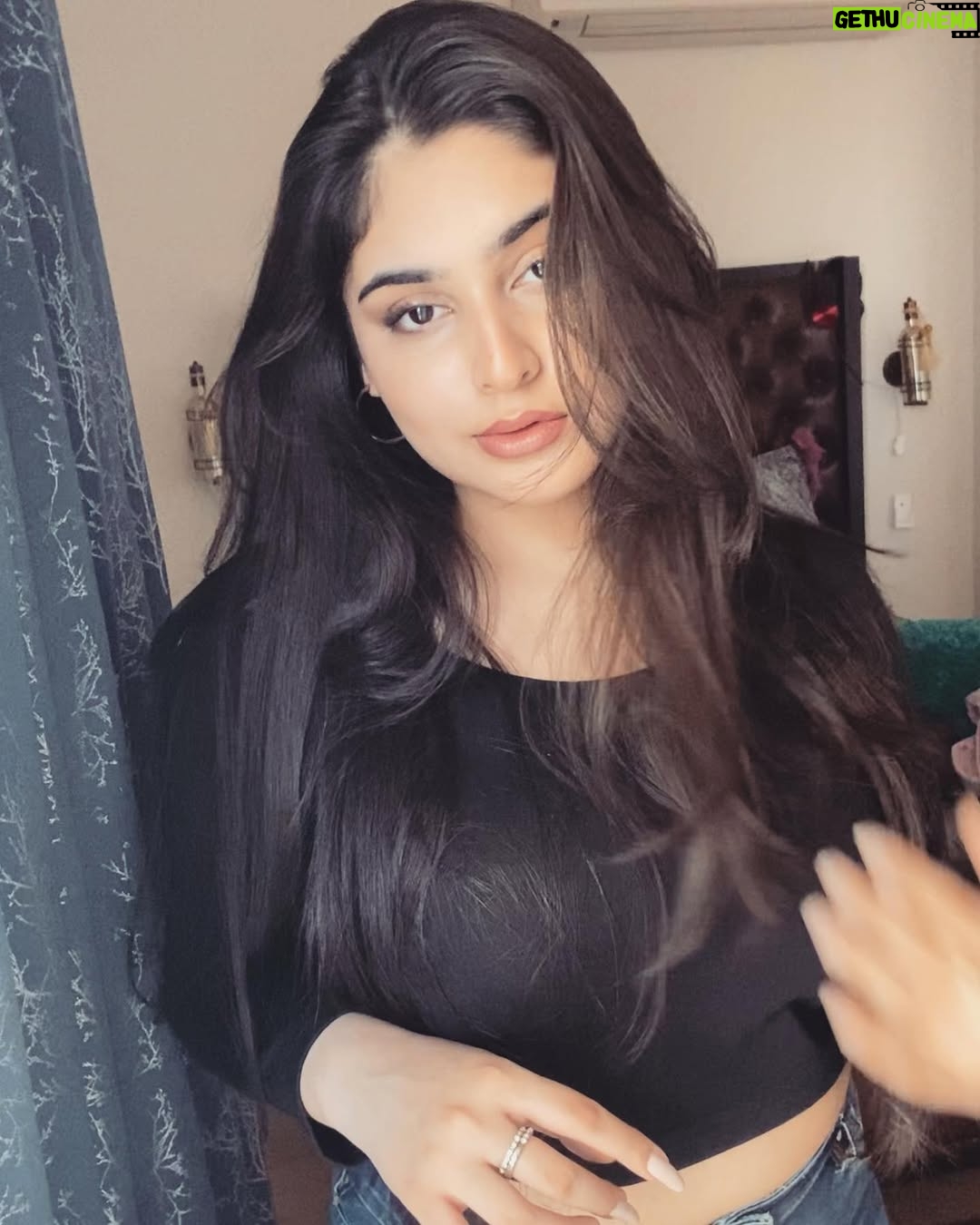 pariii - 19K Likes - if you’ve got to spend your time, 
baby won’t you spend it with me? ⏳