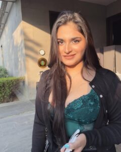 pariii Most Liked Photos and Posts