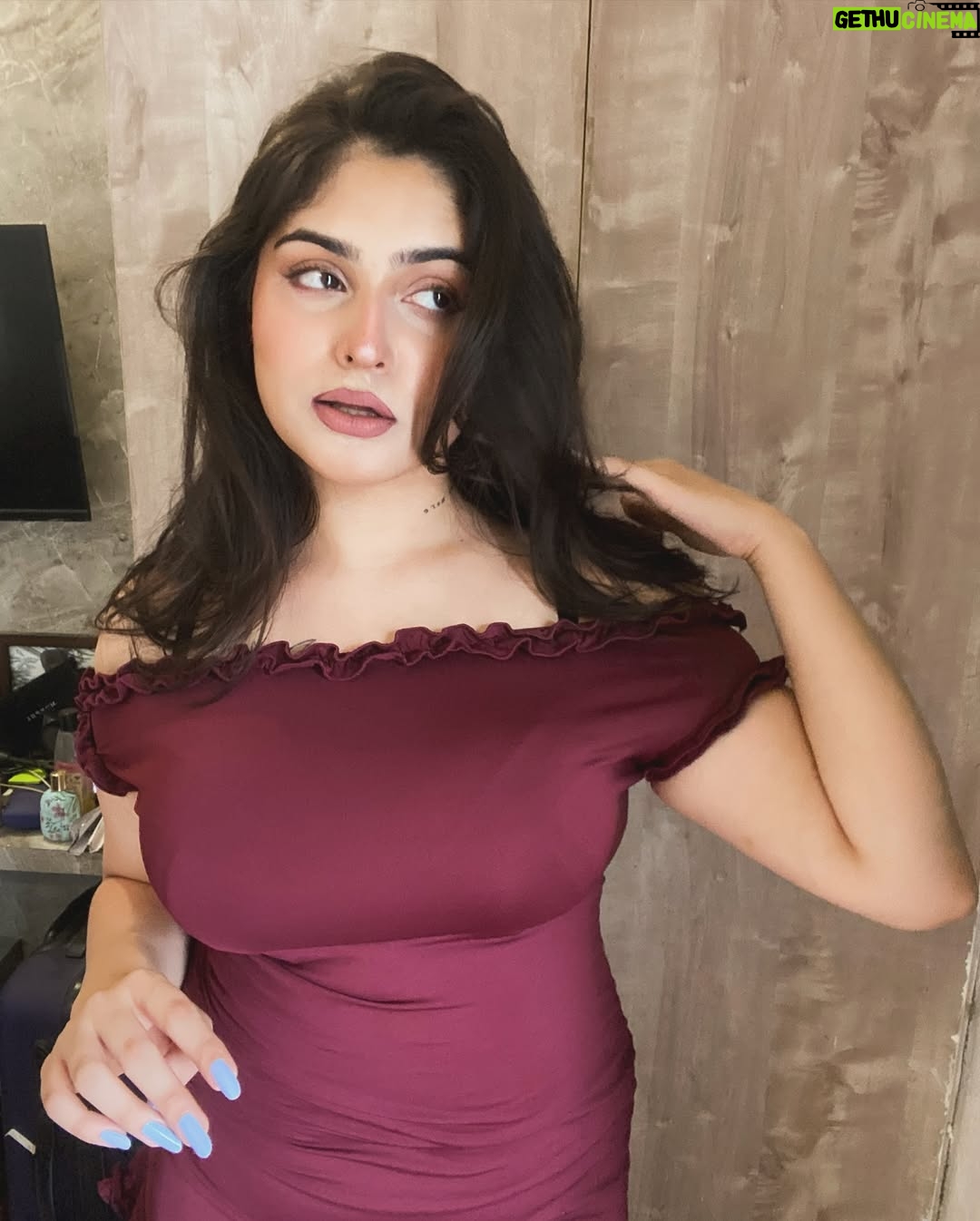 pariii - 20.2K Likes - like a love song in a 90’s movie 🎞️📼

dress from @newme.asia 
🔎- 1862393
use code PARII for extra 10% off on your order!! 🤍

-
-
-
-
-
-
-
-
-
-
[ outfit inspo , date night outfit , the perfect dress , love songs , fashion ]
#newmegals #elitebynewme #beyondtheveil #newmeasia #dress #outfit #datenightoutfit #winedress #outfitinspiration #romanticoutfit #explore