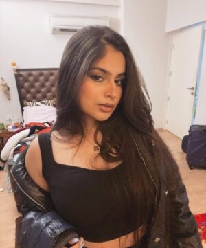 pariii Instagram - “mar jao” but like, romantically 👺❤️🔥
-
-
-
-
-
-
-
#outfits #winterfashion #newpost #instagram #instafashion #instamood #instamood #explorepage #discover #outfitoftheday #captions #funny