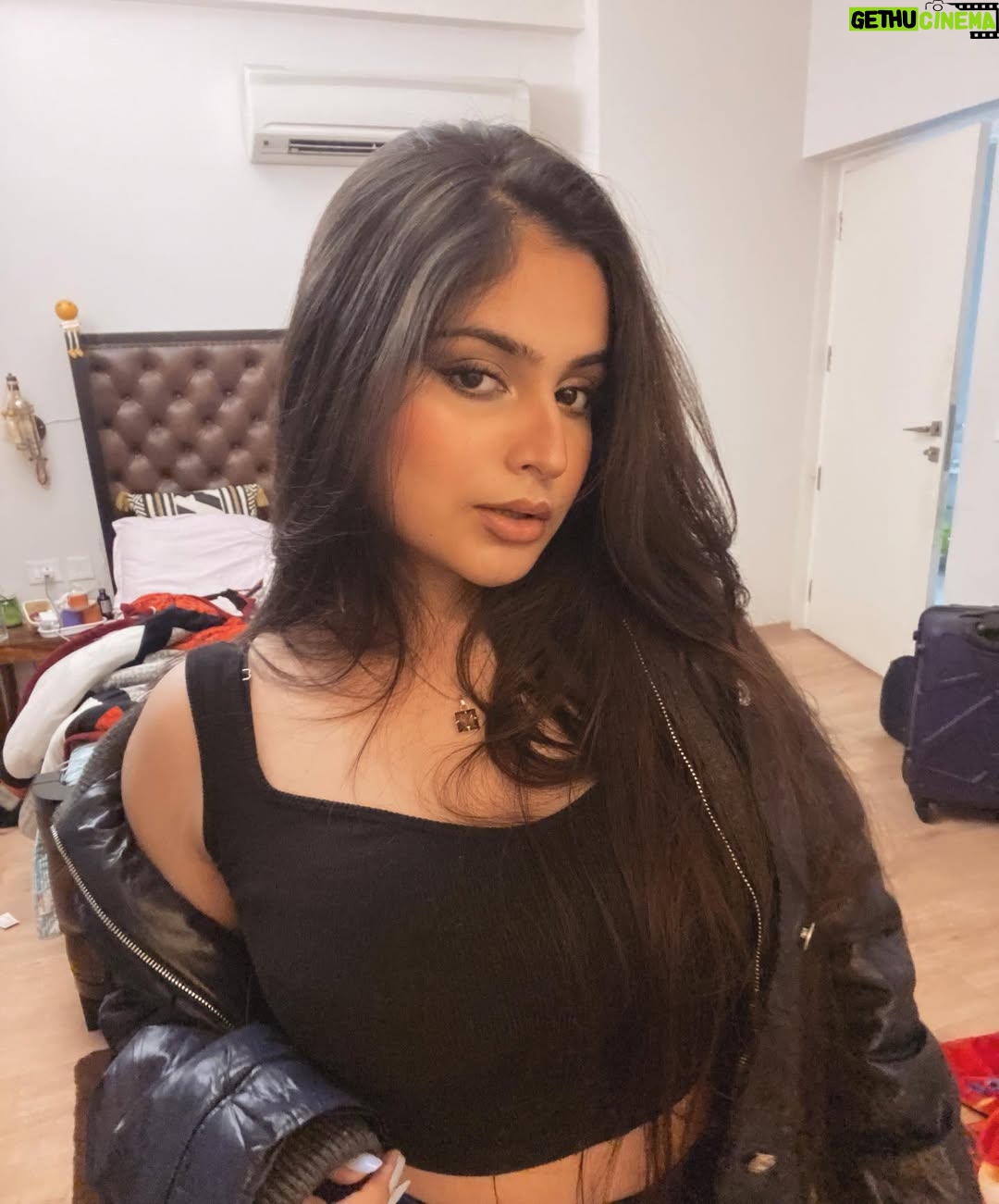 pariii - 5.4K Likes - “mar jao” but like, romantically 👺❤️‍🔥

-
-
-
-
-
-
-
#outfits #winterfashion #newpost #instagram #instafashion #instamood #instamood #explorepage #discover #outfitoftheday #captions #funny